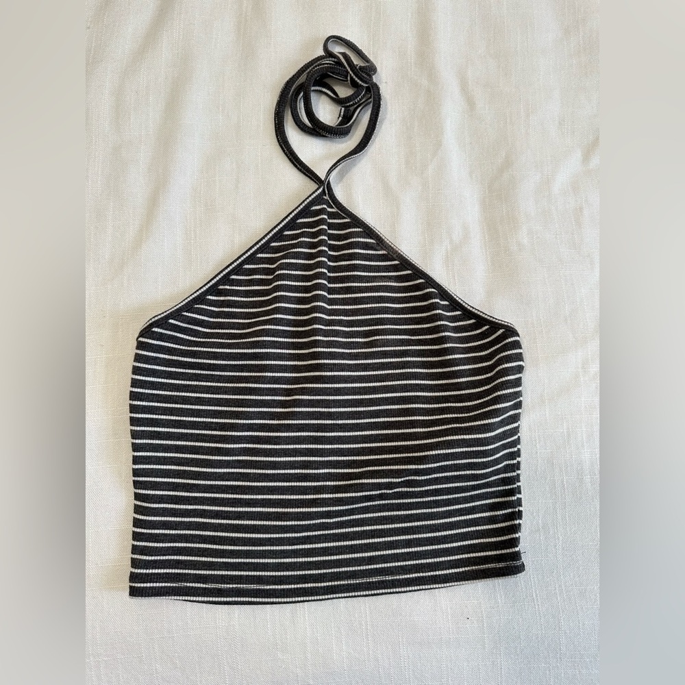 2 basic crop tops